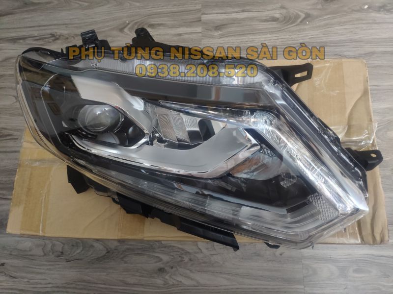 Đèn pha trước bên phải có bi led X-Trail 26010-4CA6D và 26010-4CC6C