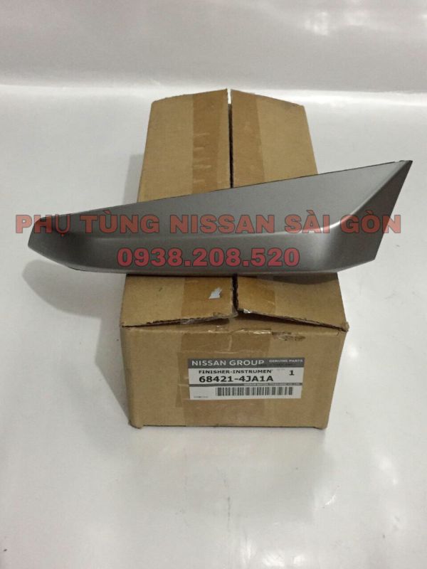 Ốp đầu DVD Navara 68421-4JA1A