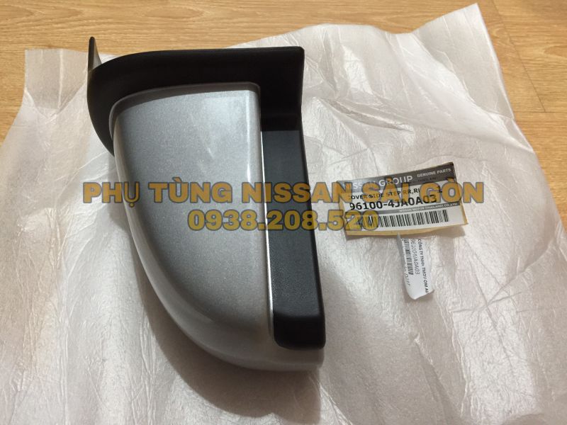 Ốp bệ bước chân sau bên phải Navara Terra 96100-4JA0A03