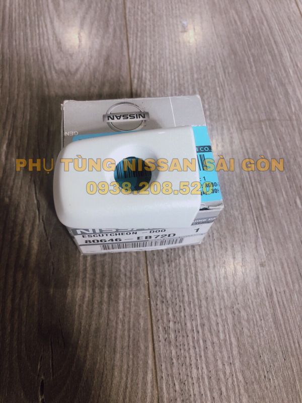 Tay nắm cửa ngắn trước bên trái Navara 80646-EB72D