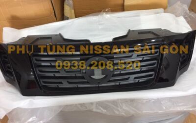 Mặt calang Navara Black Edition 62310-4JA0C