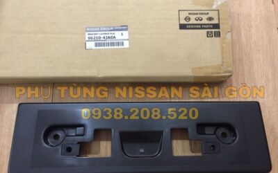 Giá bắt biển số trước Navara 96210-4JA0A