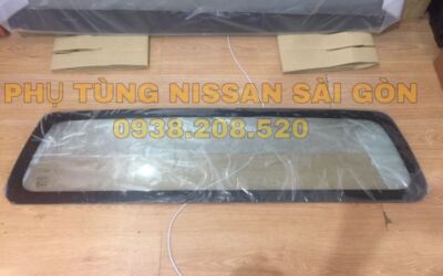 Kính lưng Navara 79700-4JA0A