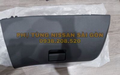 Hộc để đồ màu đen Navara và Terra 68500-4JA5A