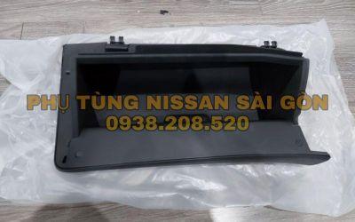 Hộc để đồ màu đen Navara và Terra 68500-4JA5A