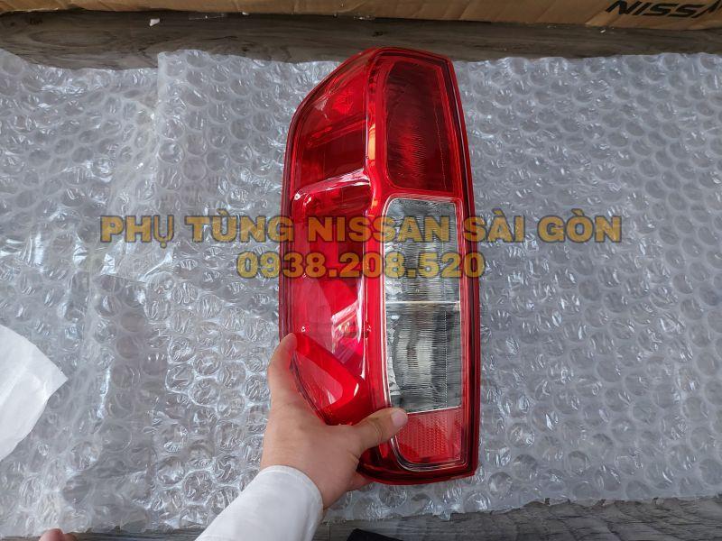 Đèn hậu bên trái Navara 26559-EB70A