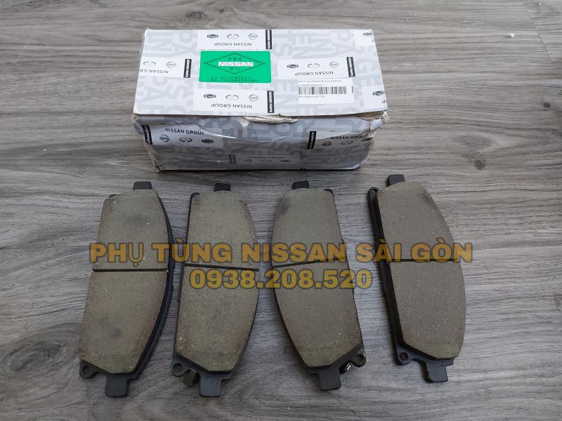 Bố thắng trước X-Trail 41060-8H386