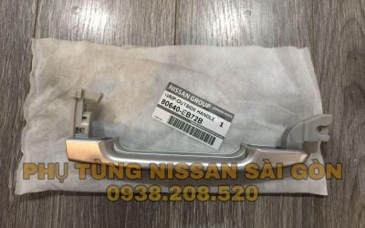 Tay nắm cửa dài bên tài màu xám Navara 80640-EB72B