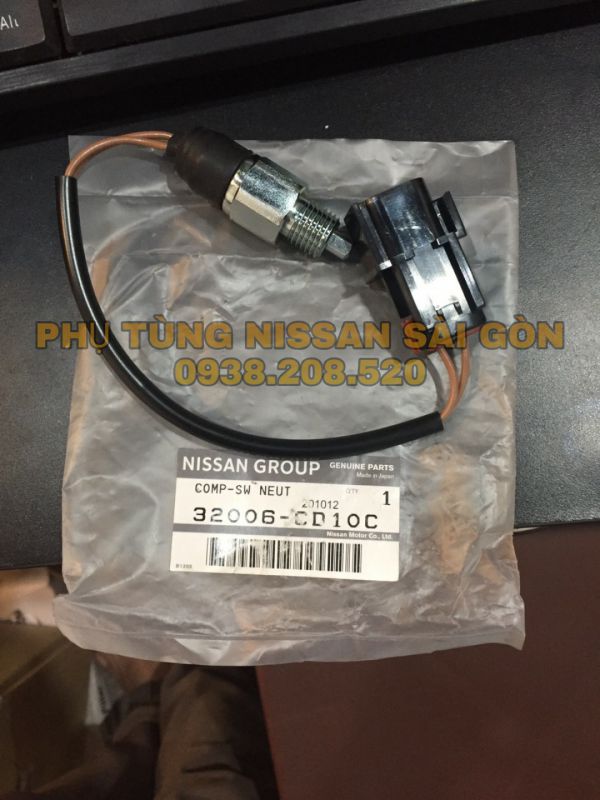 Công tắc số lùi Navara 32006-CD10C