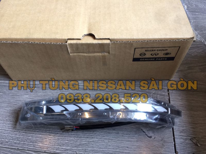 Xi nhan gương hậu bên trái X-Trail (Phụ kiện hãng)