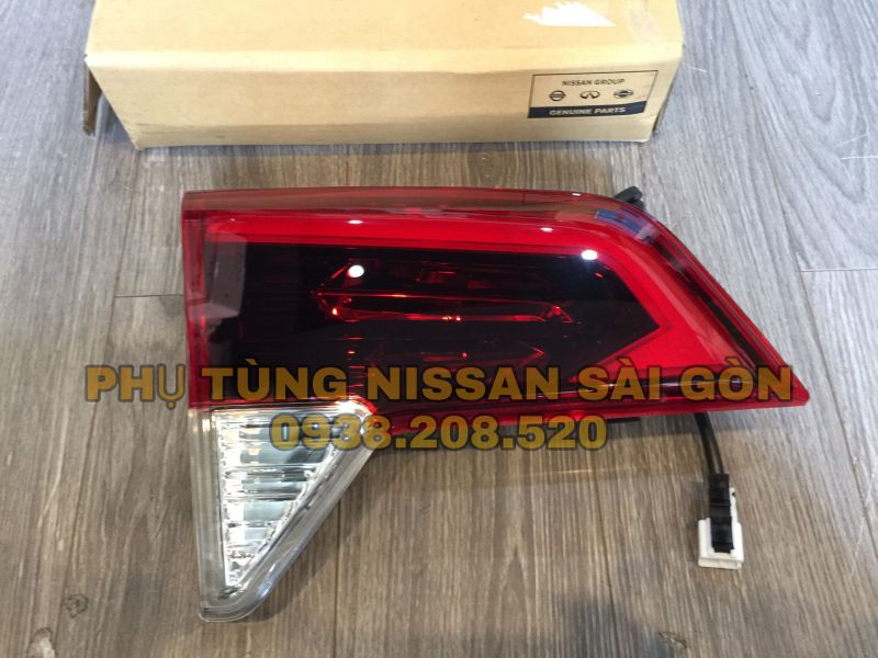 Đèn hậu trên cốp bên trái Terra 26555-5KS5B