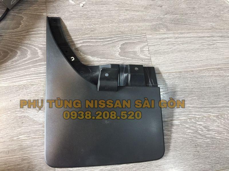 Chắn bùn bánh xe sau bên trái loại ngắn (Bản to) Navara 78811-4JB0A