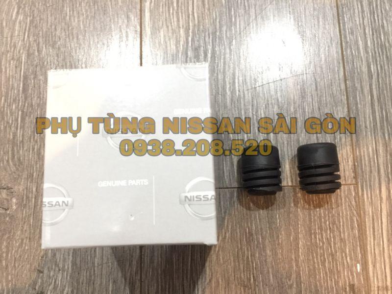 Cao su nắp capo Navara và Terra 65829-EB700