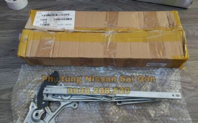 Compa nâng kính sau bên trái Teana (Đài Loan) 82721-JN00A