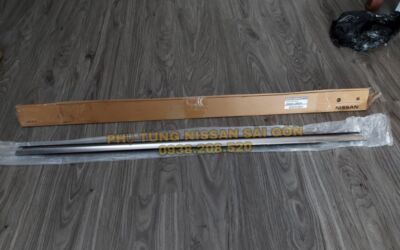 Nẹp xi dưới chân kính cửa sau bên phải Teana (Đài Loan) 82820-JN00A