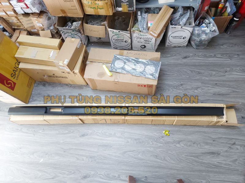 Thanh nẹp trên nóc Terra 73833-5KG0A và 73821-5KG0A