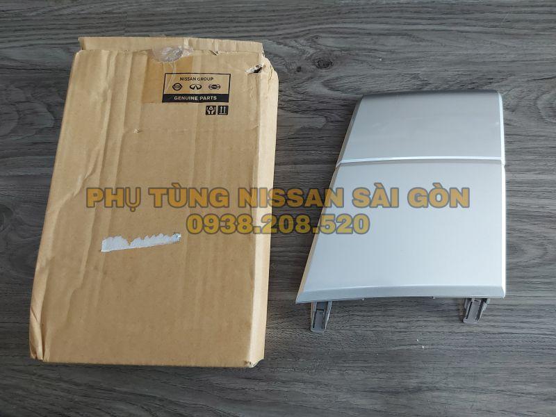 Ốp dưới cản trước bên phải Navara Pro4x 62256-6KG0E và 62256-6KG1E