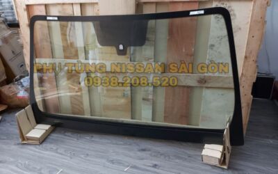 Kính chắn gió Navara 72700-EB700