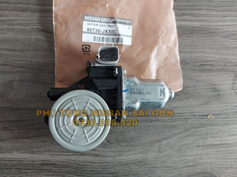 Motor nâng kính trước bên phải Livina 80730-EW800