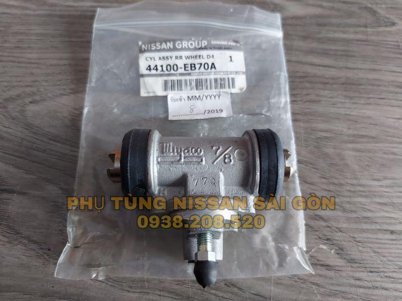 Heo thắng sau Navara 44100-EB70A