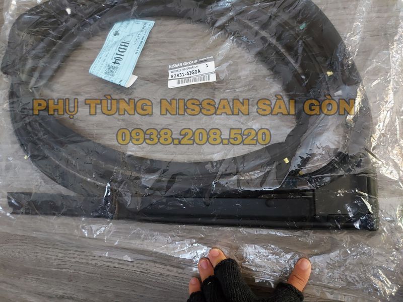 Ron cánh cửa sau bên trái Nvara 82831-4JG0A