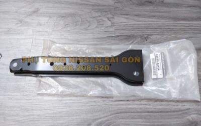 Xương bắt khoá nắp capo (Xương giữa két nước) Navara và Terra 62550-4JA5A