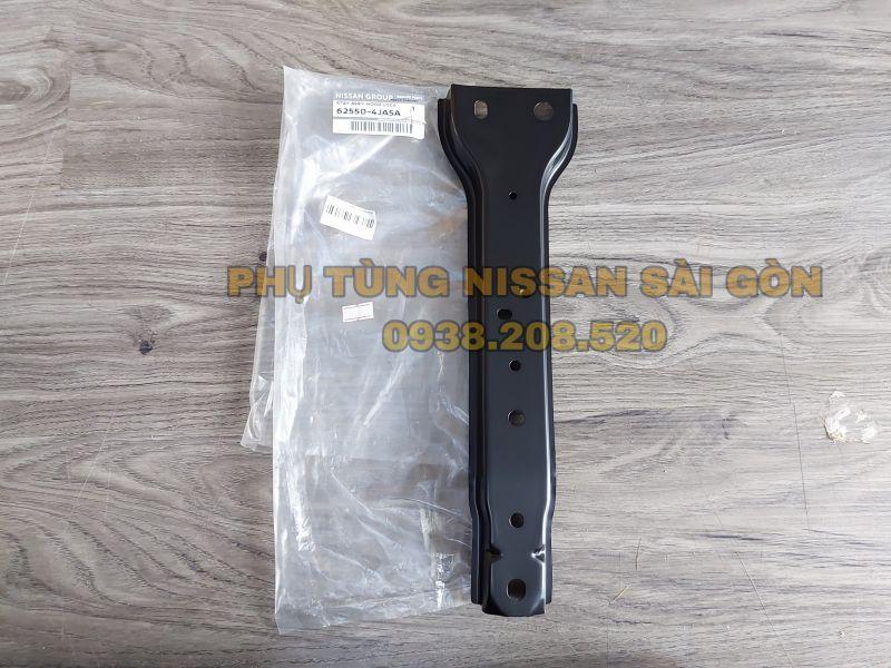 Xương bắt khoá nắp capo (Xương giữa két nước) Navara và Terra 62550-4JA5A