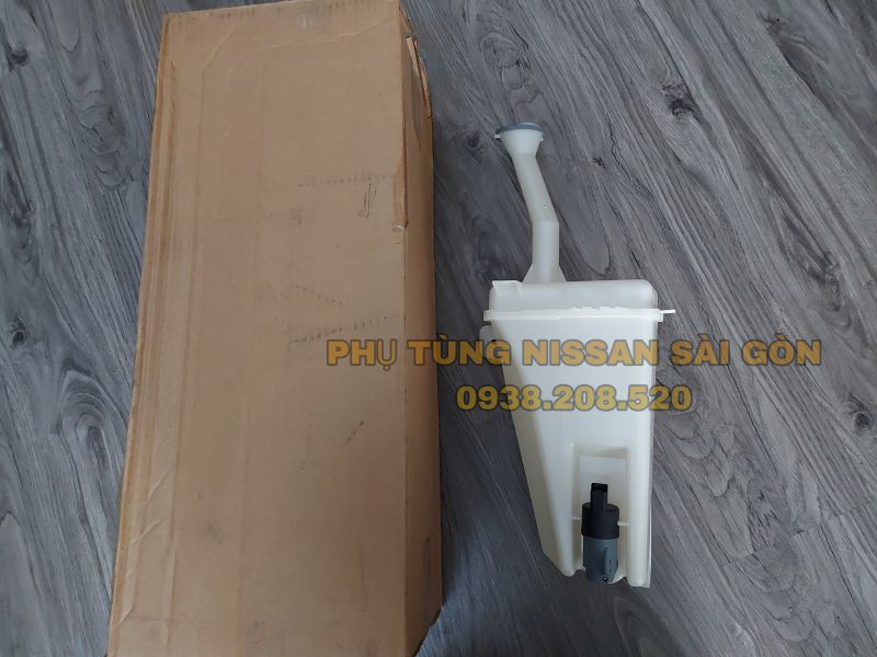 Bình nước rửa kính Sunny 28910-1HB2B