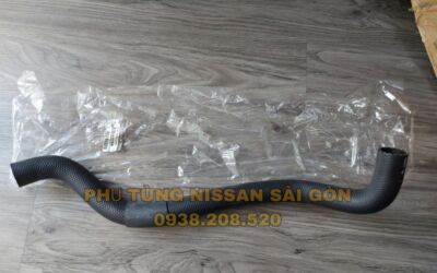 Ống nước két nước dưới Navara 21504-EB70A