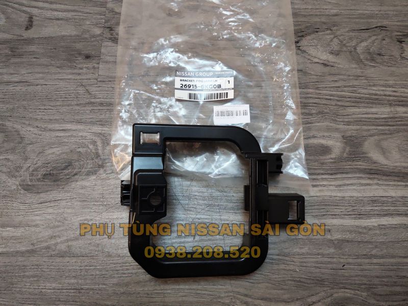 Bass bắt đèn cản trước bên trái Navara Pro4x 26915-6KG0B