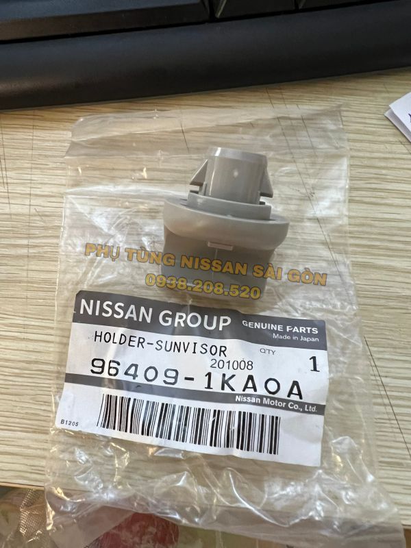 Chốt giữ tấm che nắng Navara, Terra và Juke 96409-1KA0A