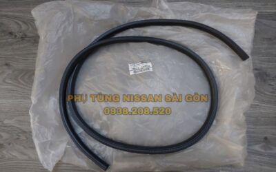 Ron khung cửa sau bên trái Sunny 76924-3BB0A và 76924-3AW0A