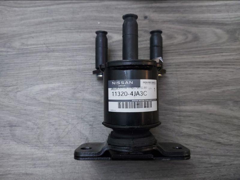 Cao su chân số Terra 11320-4JA3C và 11320-4JM4A