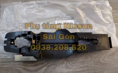 Bass bắt tay nắm cửa sau trái Sunny 80611-1HB2A