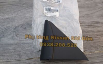 Ốp tam giác phía trong gương hậu trái Navara và Terra 80289-4JA0A