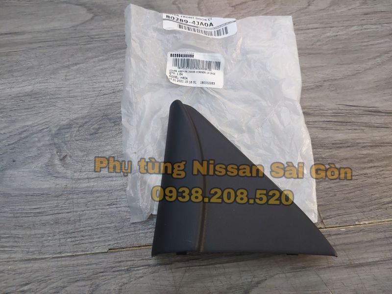 Ốp tam giác phía trong gương hậu trái Navara và Terra 80289-4JA0A