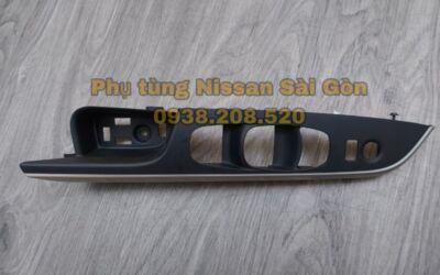 Ốp chỗ công tắc tổng Navara và Terra (Bản cao) 80961-4JF3A