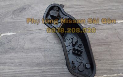 Vỉ đèn hậu bên phải Sunny 26551-3AW0A