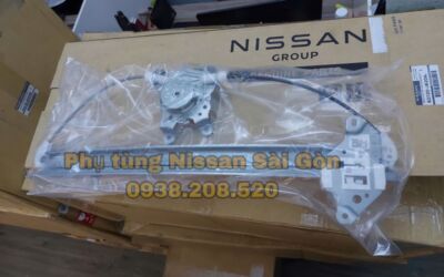 Compa nâng kinh sau bên phải Navara 82720-JR20A