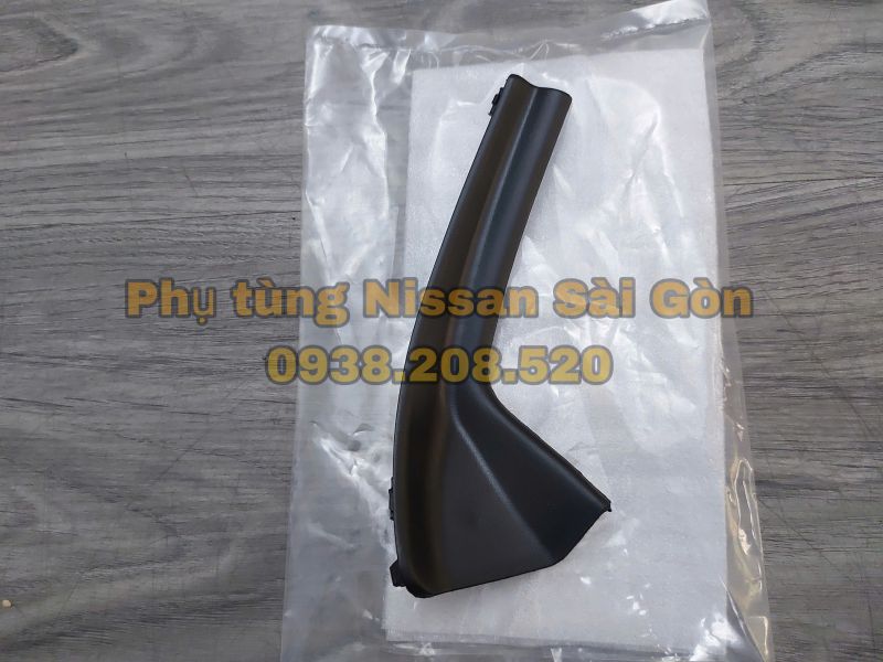 Ốp chân kính chắn gió bên phải Tiida (Hàng tốt) 66894-ED500