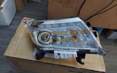 Đèn pha có bi led bên phải Navara 26010-4KD5B