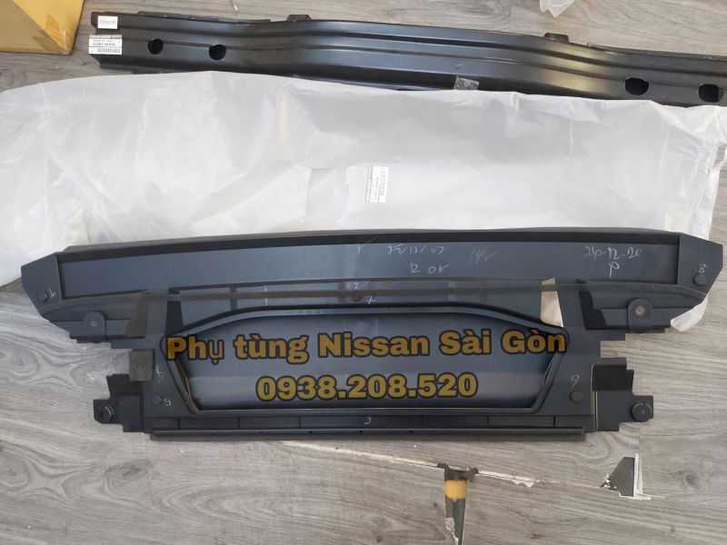 Tấm hướng gió két nước dưới Terra (Máy dầu) 21497-5KA0A