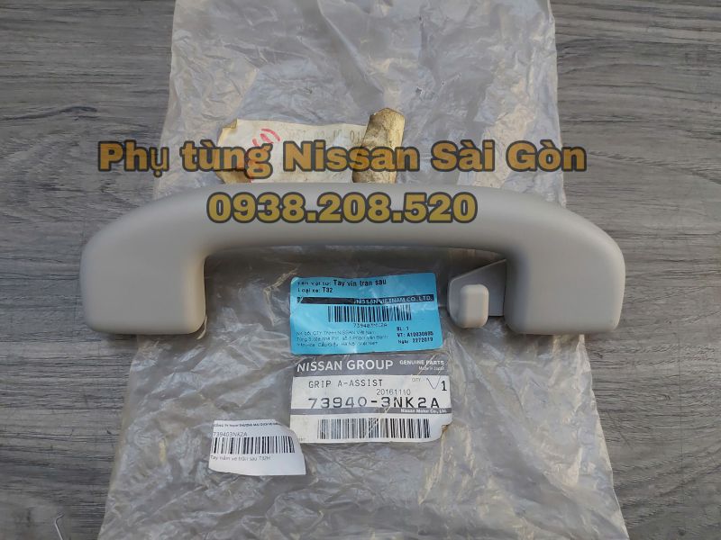Tay nắm trần xe sau bên phải X-Trail và Quest 73940-3NK2A