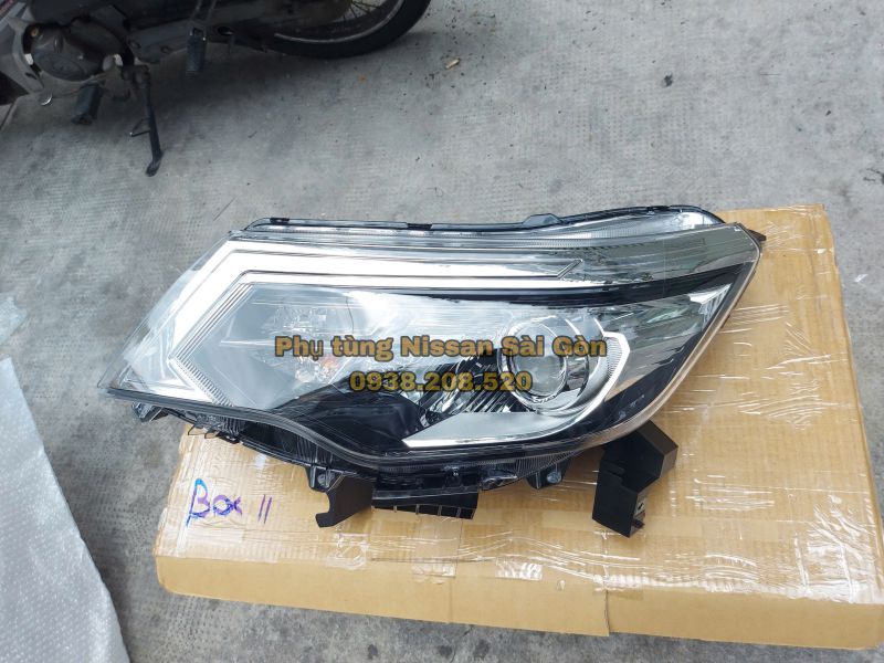 Đèn pha có bi không led bên trái Terra 26010-5KE3A