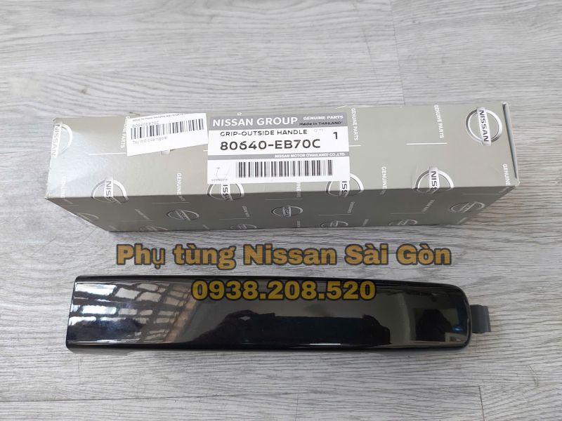Tay nắm cửa dài phía trước Navara 80640-EB70C