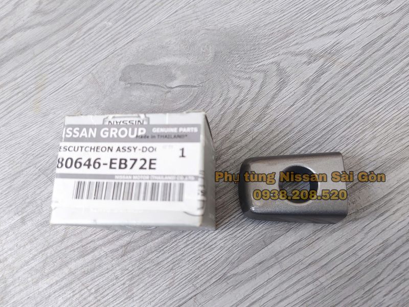 Tay nắm cửa ngắn trước bên trái Navara 80646-EB72E