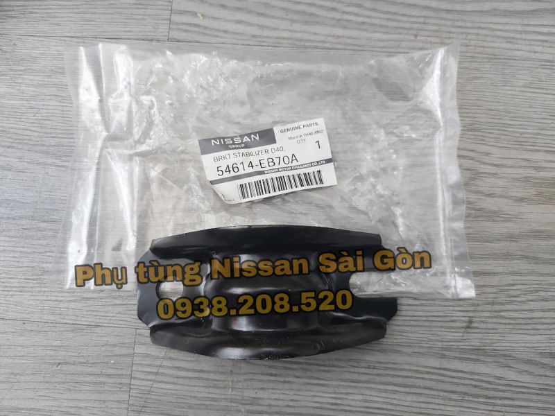 Giá bắt sắt chỗ cao su cân bằng trước Navara và Terra 54614-EB70A