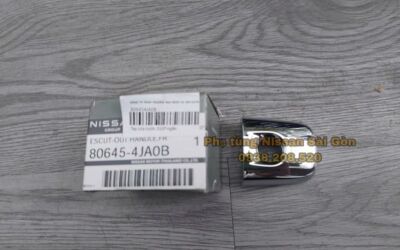 Tay nắm cửa ngắn trước bên trái Navara và Terra 80645-4JA0B
