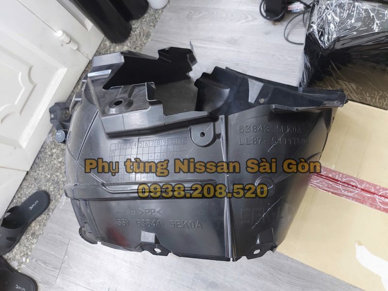 Chắn bùn lòng vè trước bên trái Almera 63843-5EK0A và 63841-5EK0A
