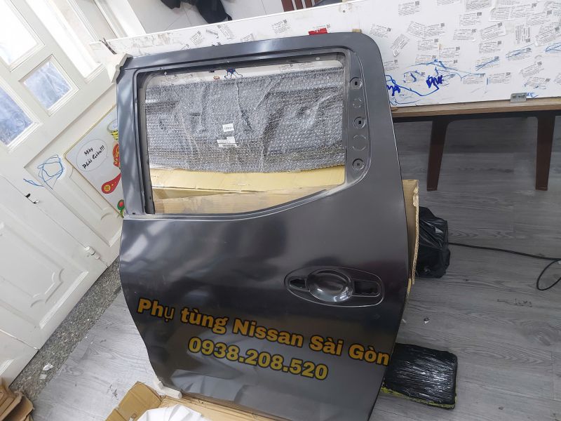 Cánh cửa sau bên trái Navara (Hàng tốt) H210A-4JGAA